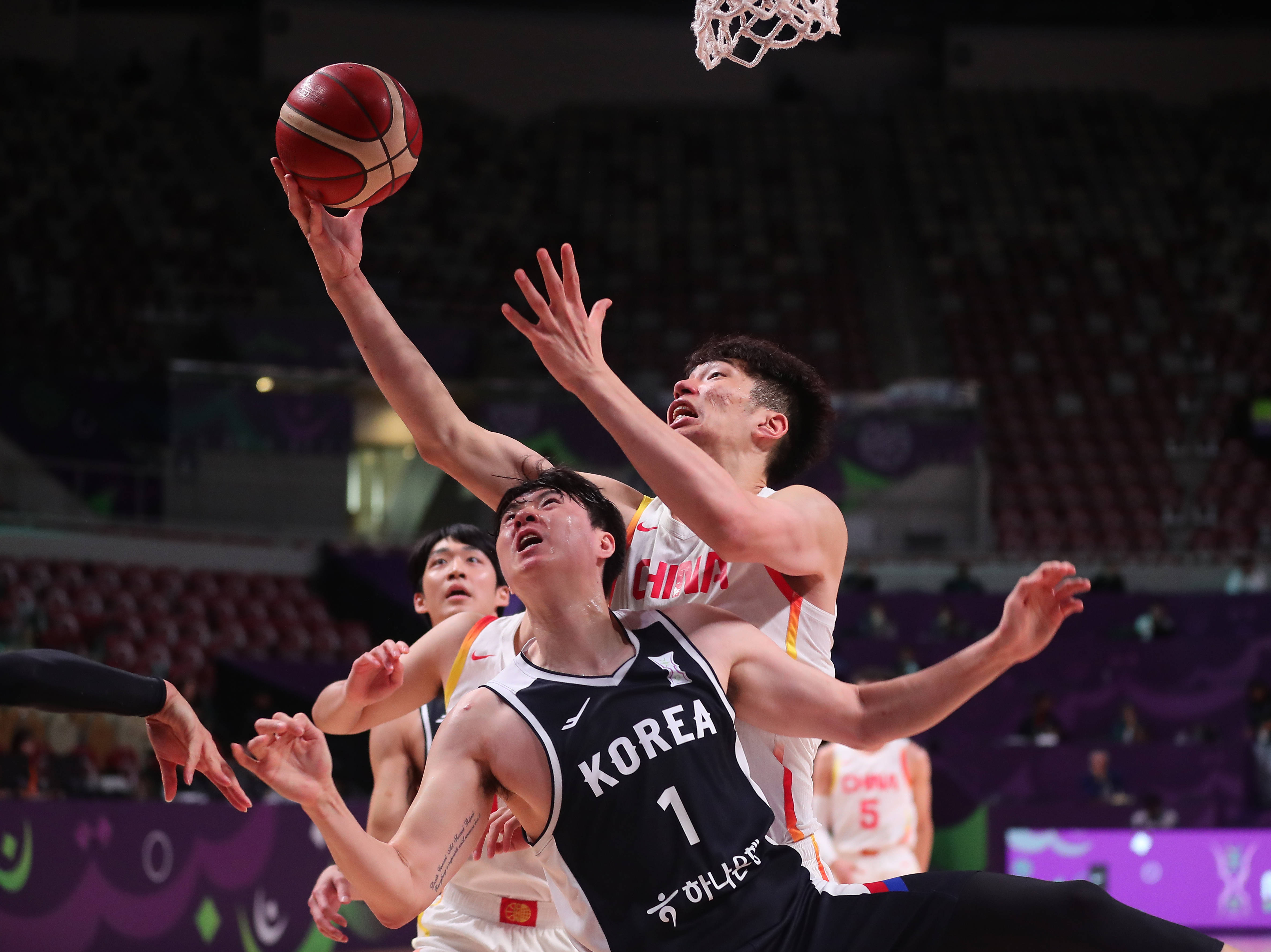 篮球比赛直播免费观看高清_(篮球比赛直播2020年)  第2张