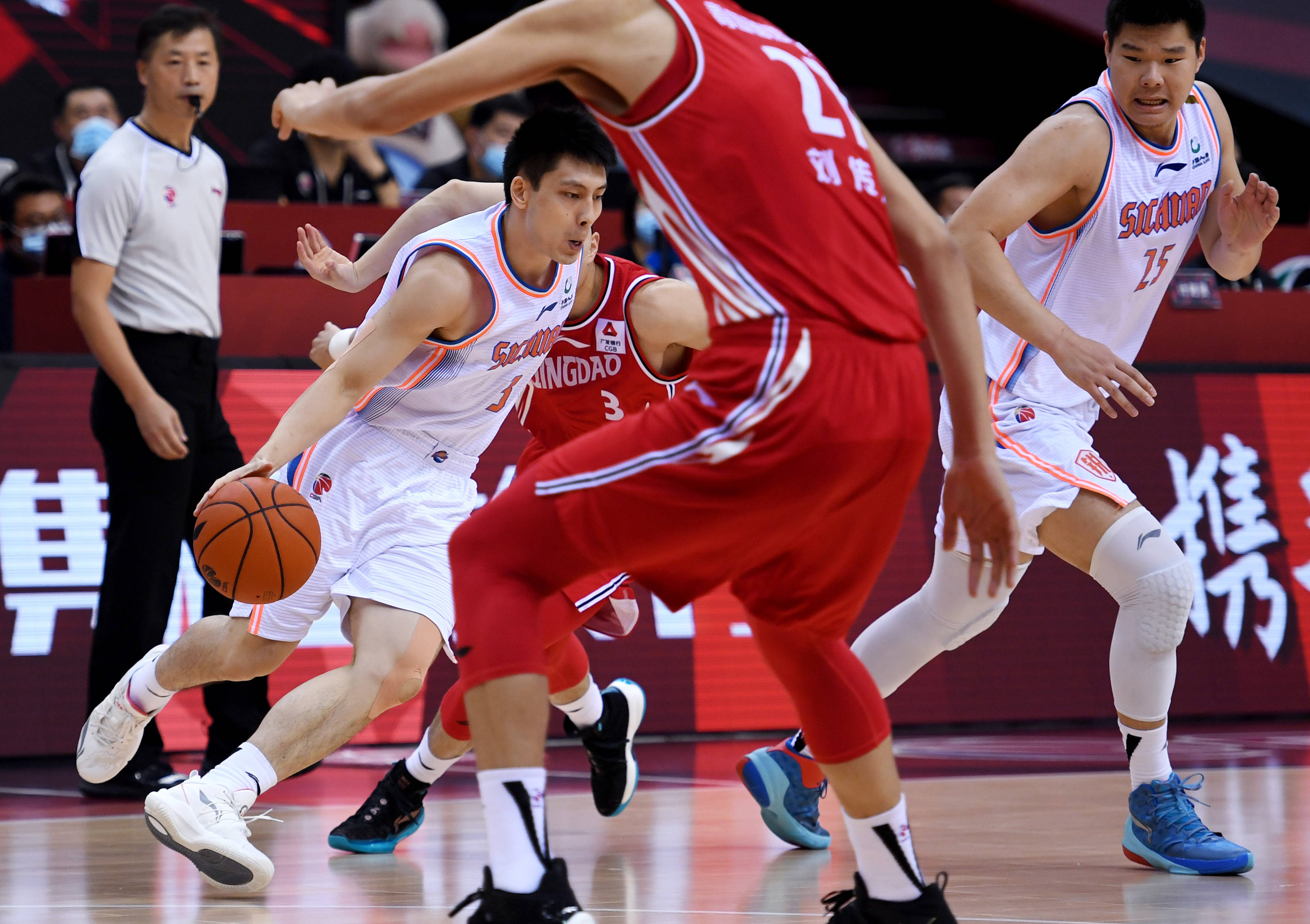 新赛季四川男篮_(新赛季四川男篮队员名单照片)  第2张