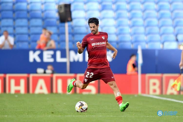 包含塞维利亚与齐耶赫就1＋1合同达成协议目前后者是自由球员的词条