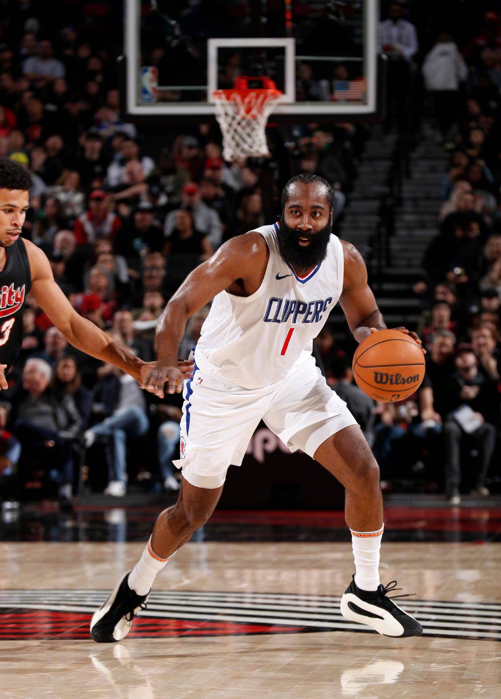 哈登创下最老40+三双纪录助快船终结6连败  第1张