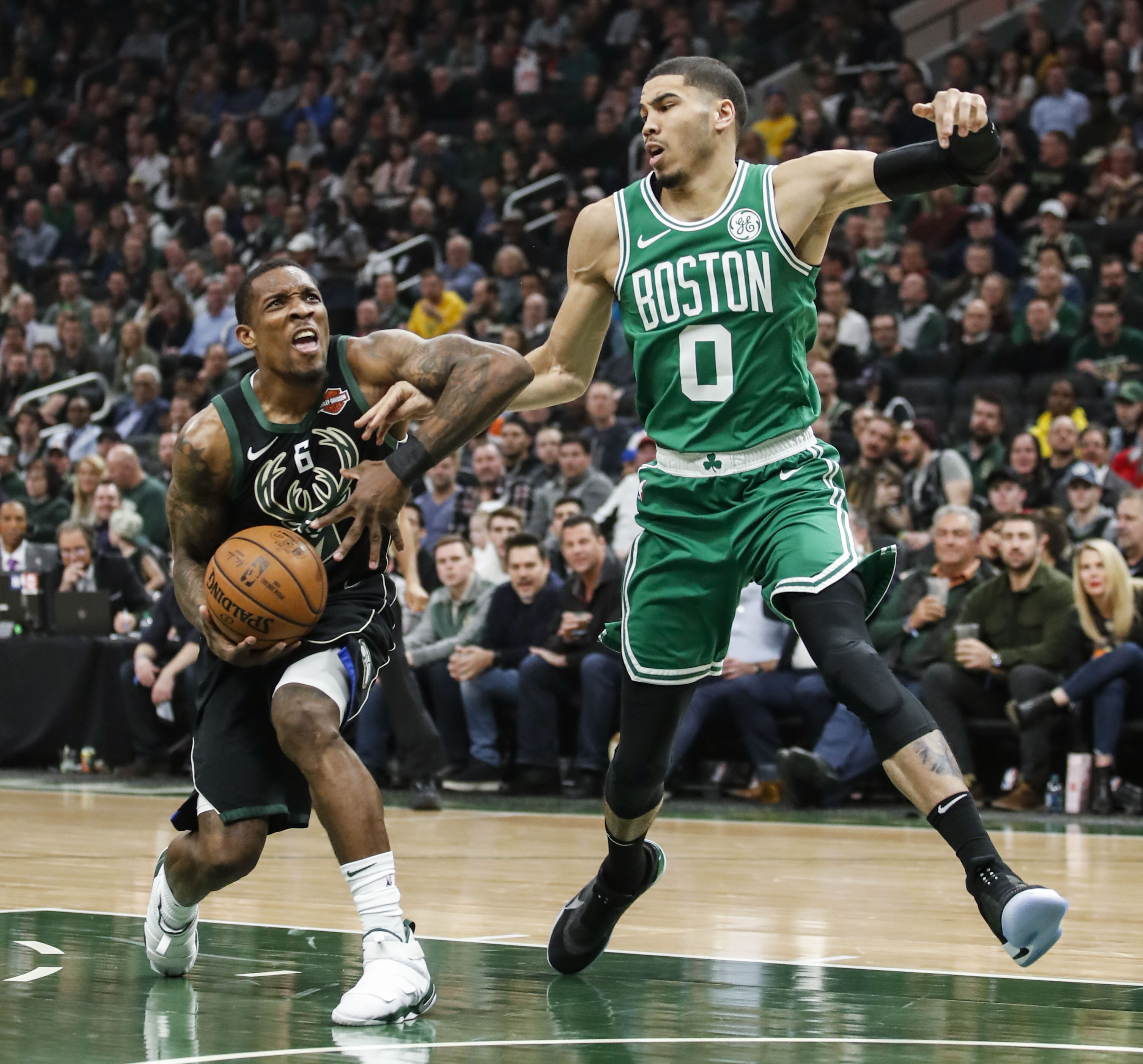 关于NBA常规赛凯尔特人主场136-107轻取奇才布朗35+5+5CJ仅得3分的信息  第1张