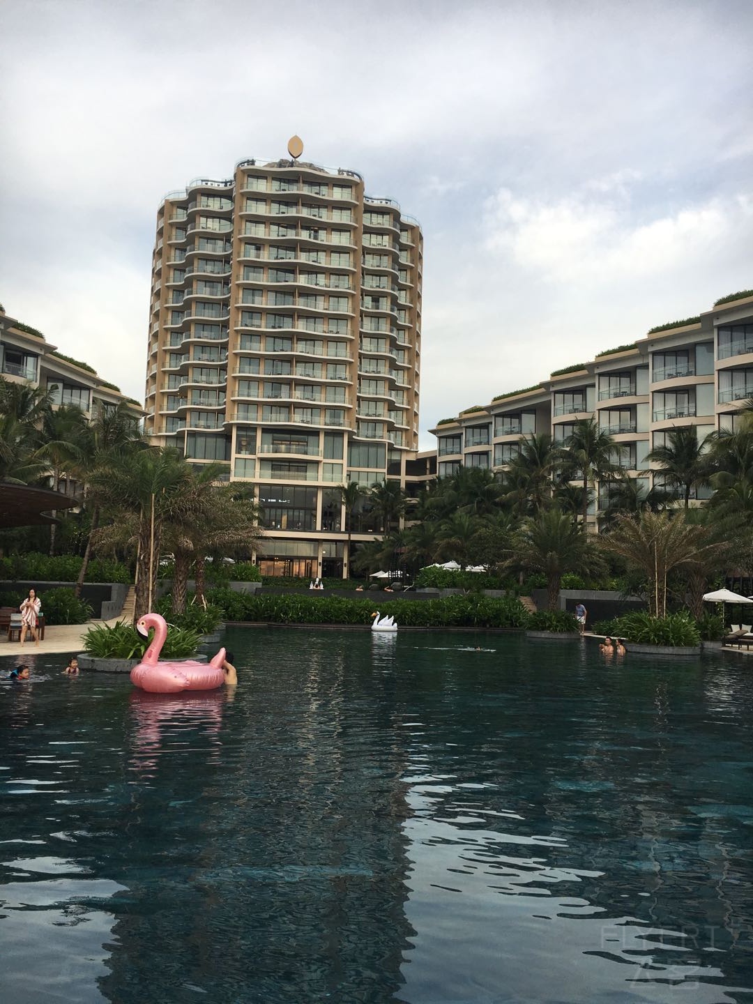 贝林厄姆兄弟前往西班牙度假好友一同前往的简单介绍  第1张