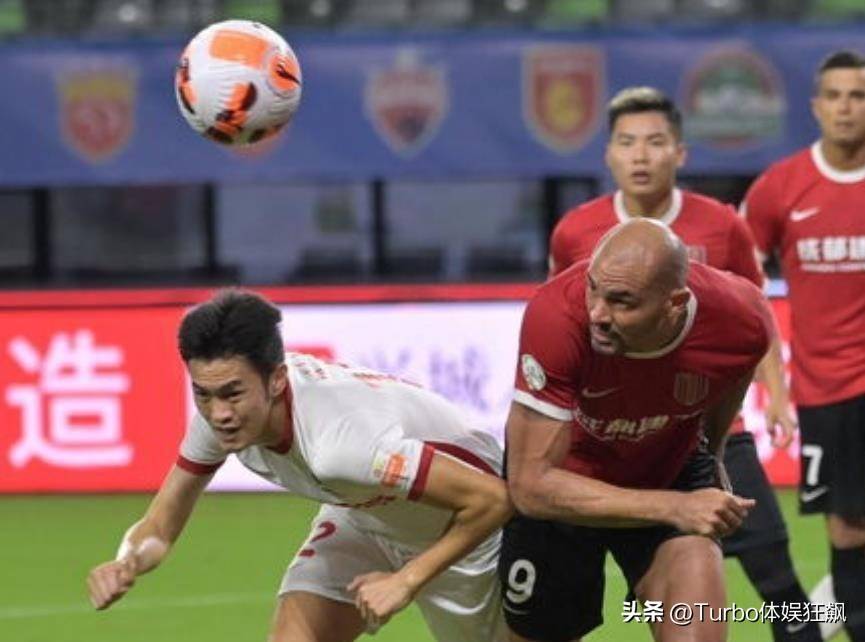 包含韦世豪与球迷赛场起冲突最终染红被罚下的词条  第1张