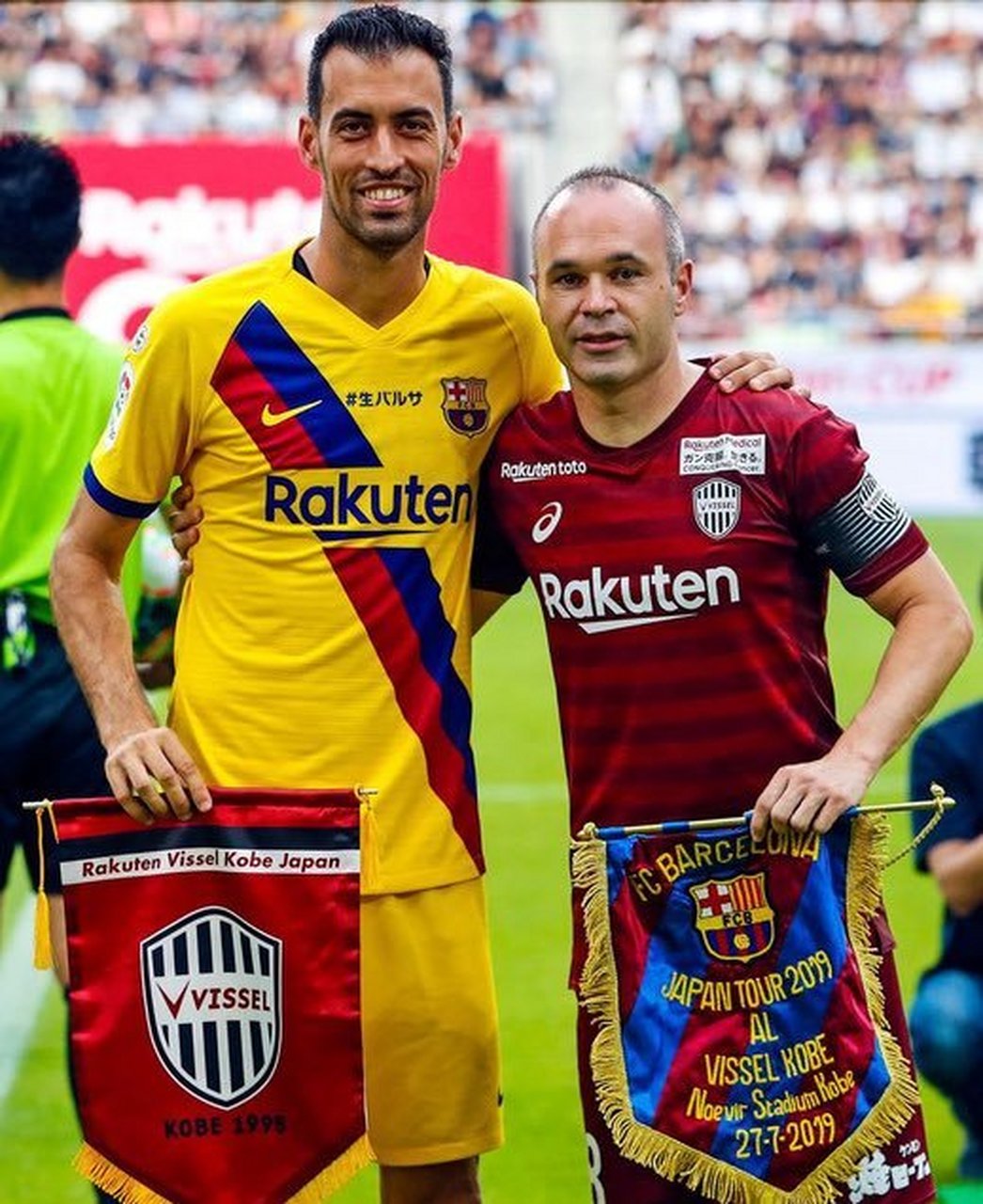 巴萨抵达神户参加欢迎晚宴再次访问日本  第1张