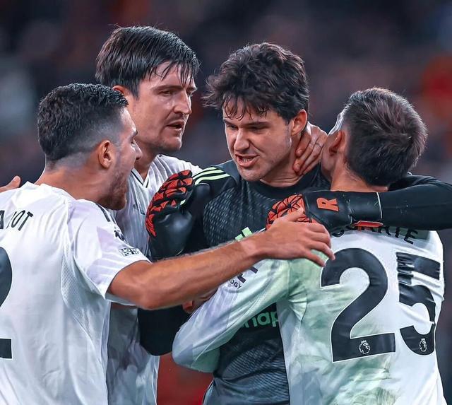 关于曼联确认季前赛对阵利兹联大名单夏窗新援入选的信息  第1张