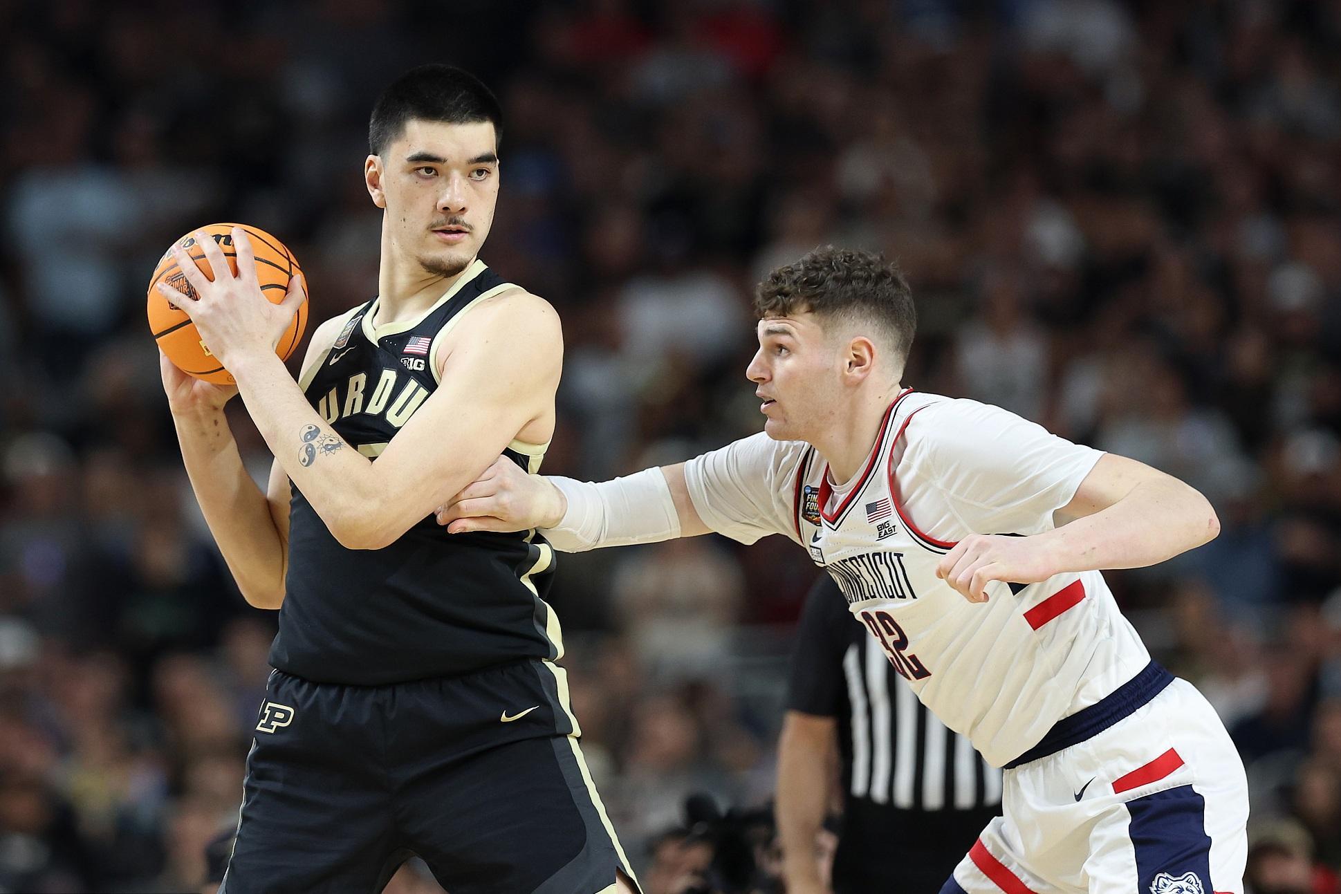 关于NCAA:康涅狄格大学VS亚利桑那大学的信息  第1张