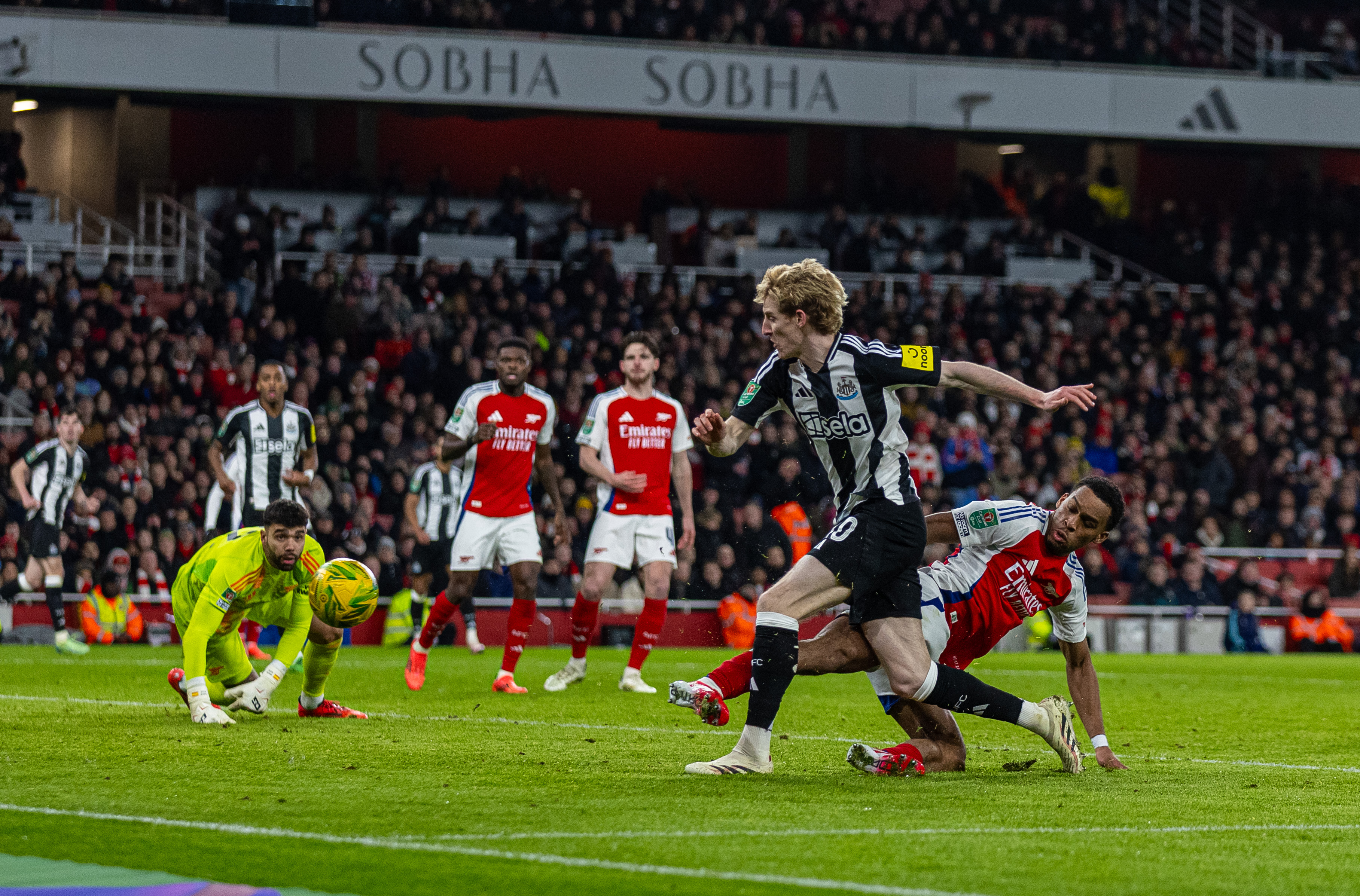 阿森纳在和队内多名核心球员谈续约枪手将留住主力作为关键任务的简单介绍