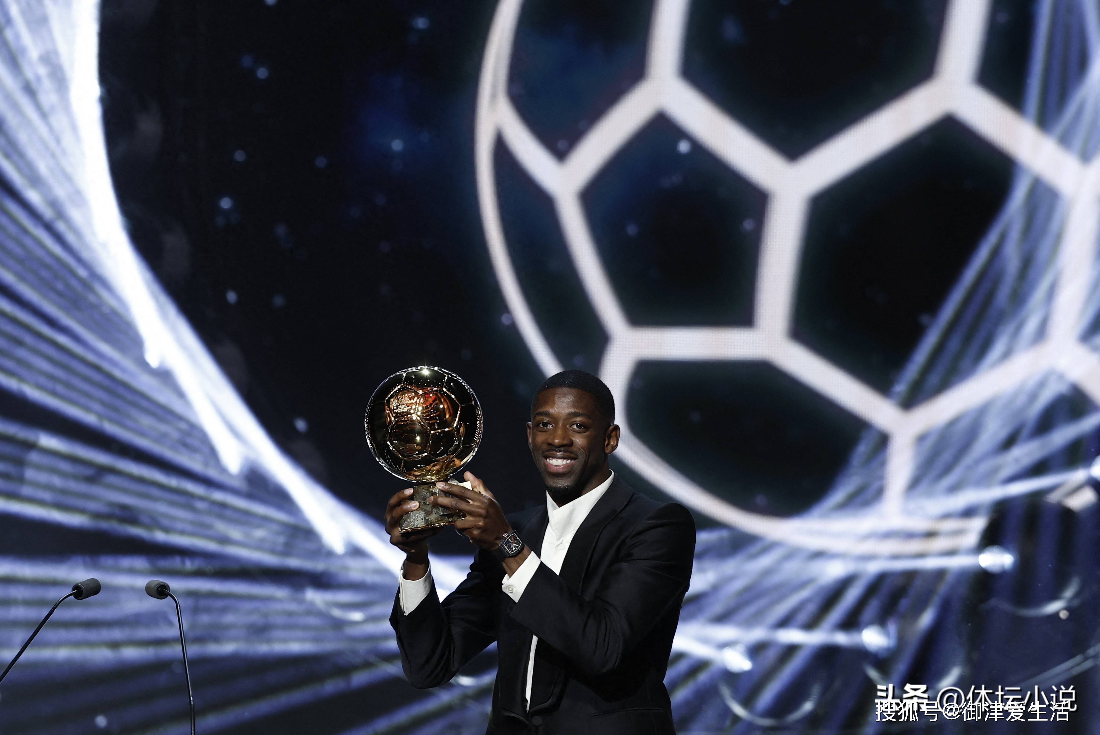 关于博格巴支持登贝莱获得金球奖本赛季表现无可挑剔的信息