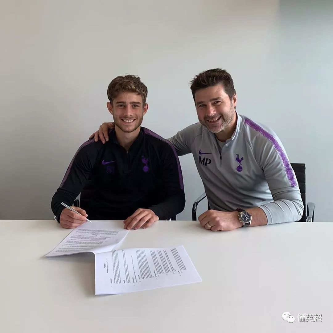 里昂签下克鲁伊维特儿子双方将签下为期五年的合同的简单介绍 第2张 里昂签下克鲁伊维特儿子双方将签下为期五年的合同的简单介绍 第2张