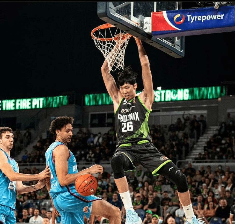 包含NBL:布里斯班子弹VS东南墨尔本凤凰的词条  第2张