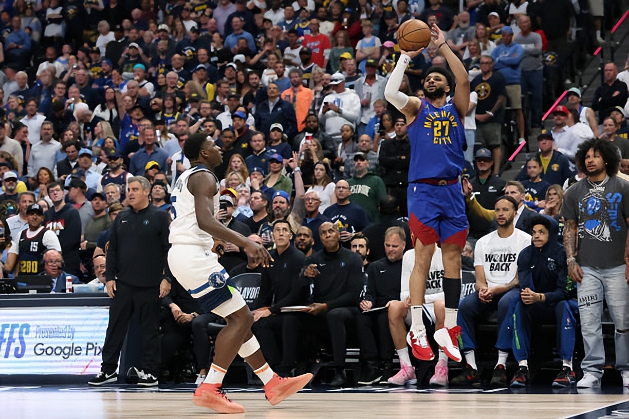 NCAA:明尼苏达大学VS旧金山大学的简单介绍