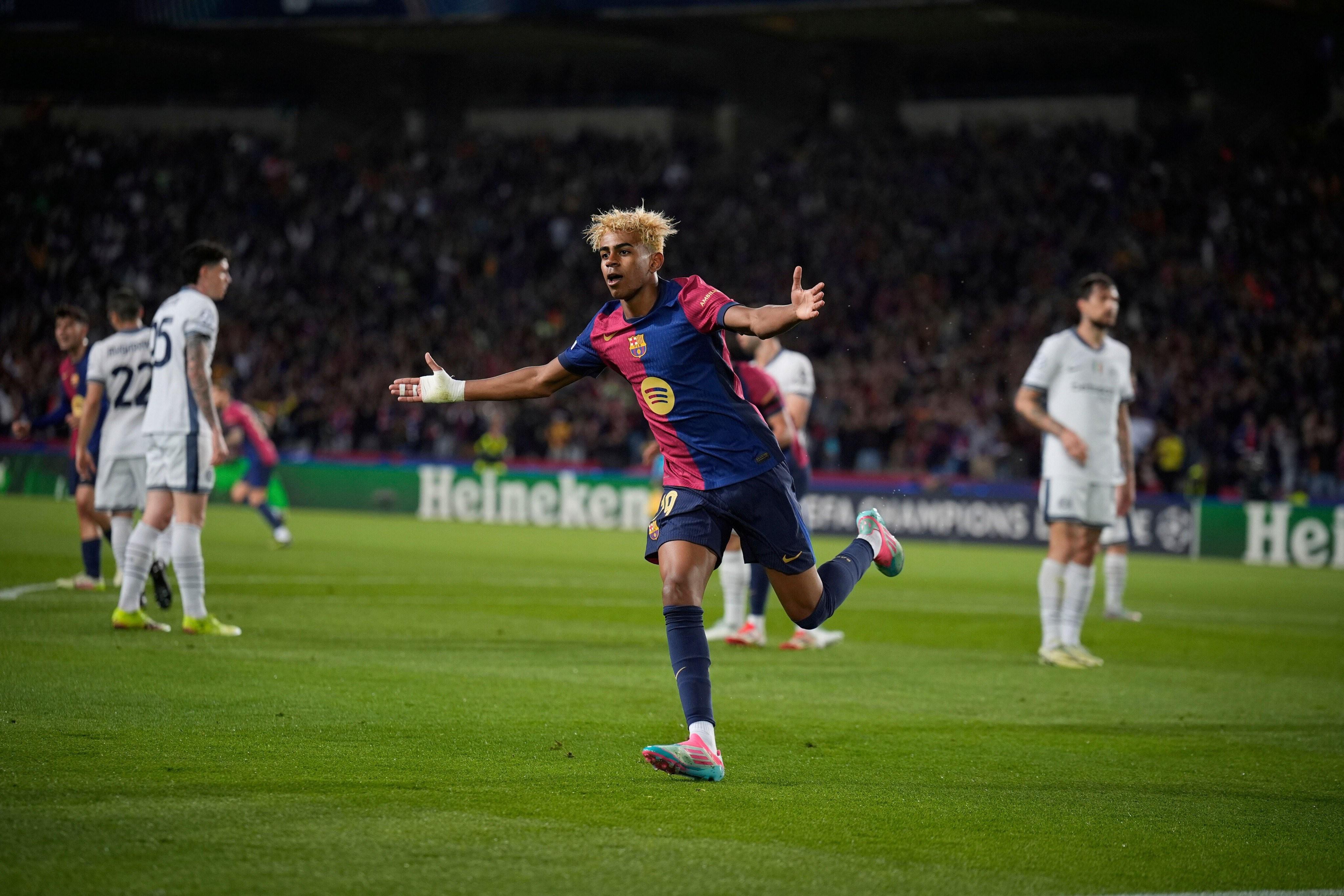 巴萨有意邓弗里斯补充右后卫引援