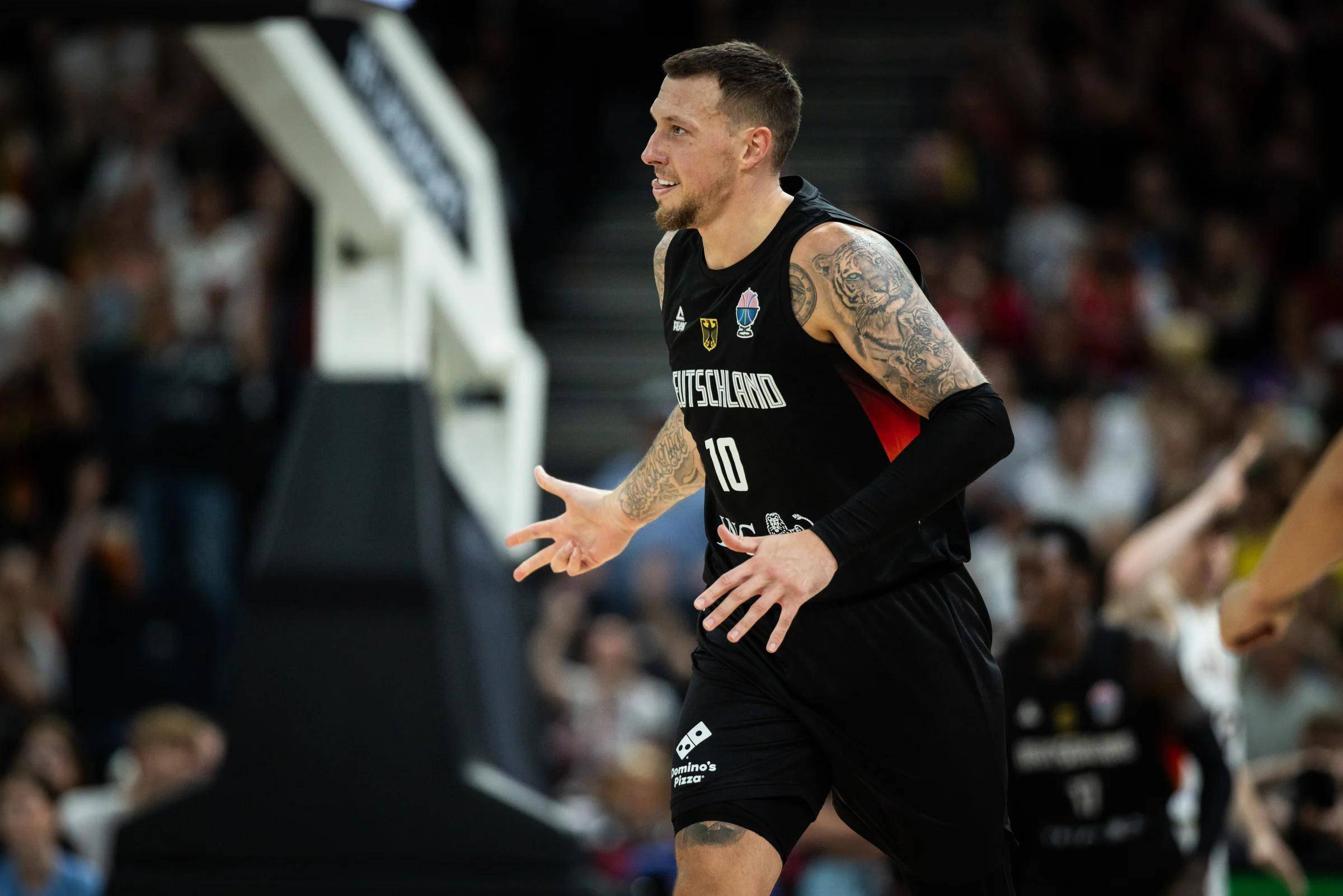 包含德国男篮公布欧锦赛12人名单小瓦格纳、施罗德领衔的词条