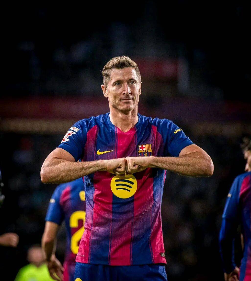 莱万宣布退出国家队与主帅矛盾激化的简单介绍