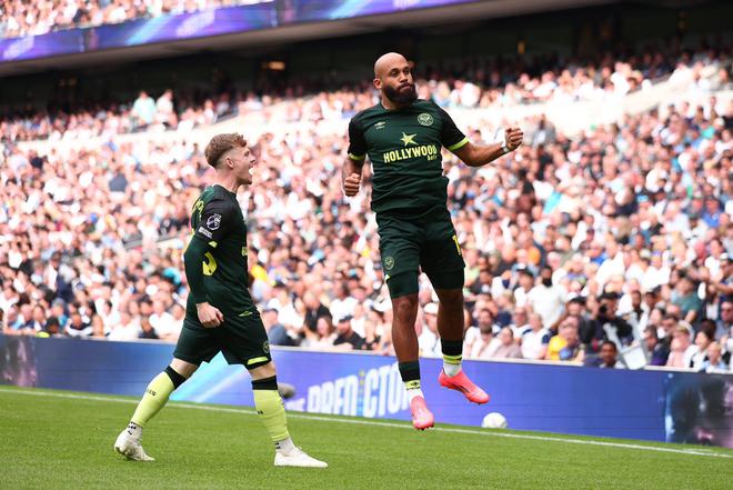 姆贝乌莫已返回布伦特福德训练与曼联的转会陷入僵局的简单介绍  第1张