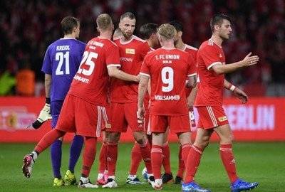 包含德甲柏林联合3-1门兴格拉德巴赫多克希梅开二度的词条