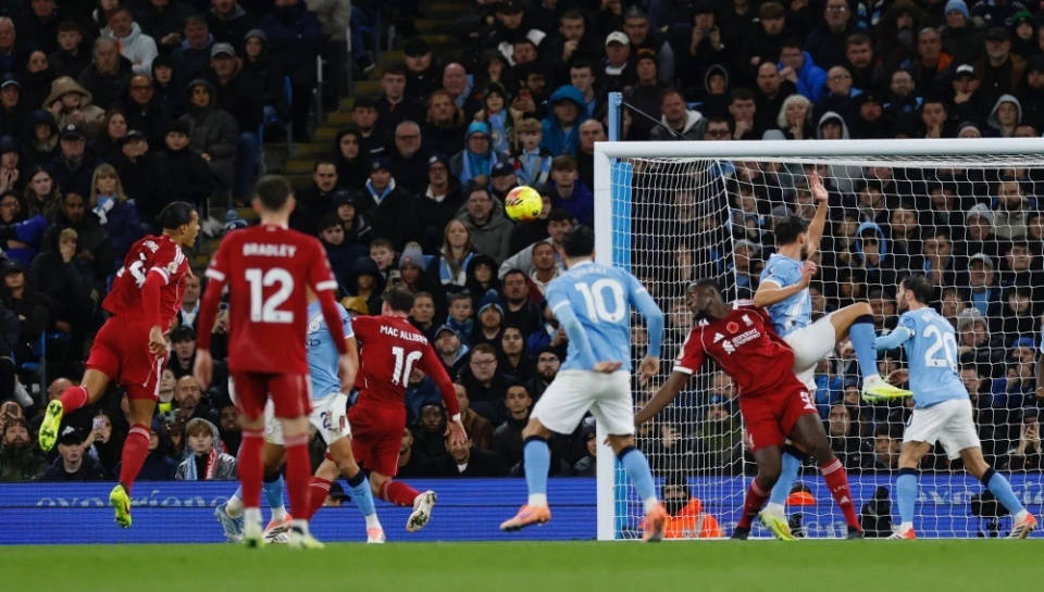 英超裁判公司承认VAR错误涉事裁判遭停哨的简单介绍  第2张