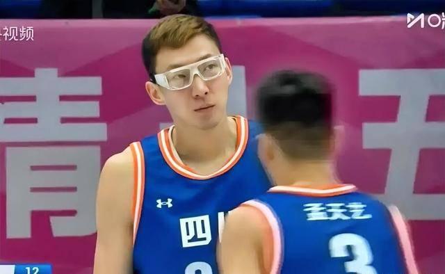 关于周琦替补出场狂砍33分助四川全运男篮晋级四强的信息 第2张 关于周琦替补出场狂砍33分助四川全运男篮晋级四强的信息 第2张