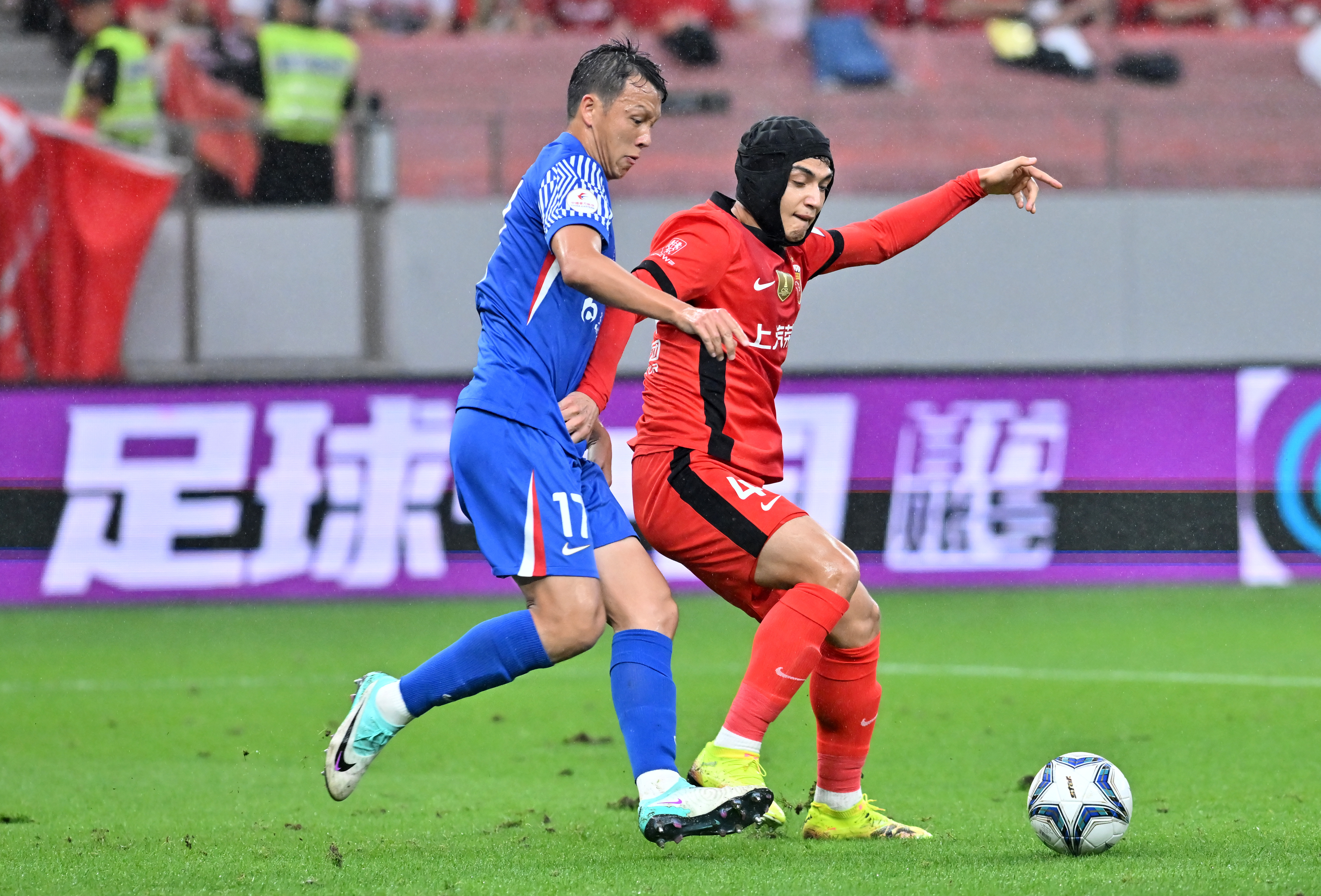 包含香港甲：至尊足球会VS深水埗体育会的词条