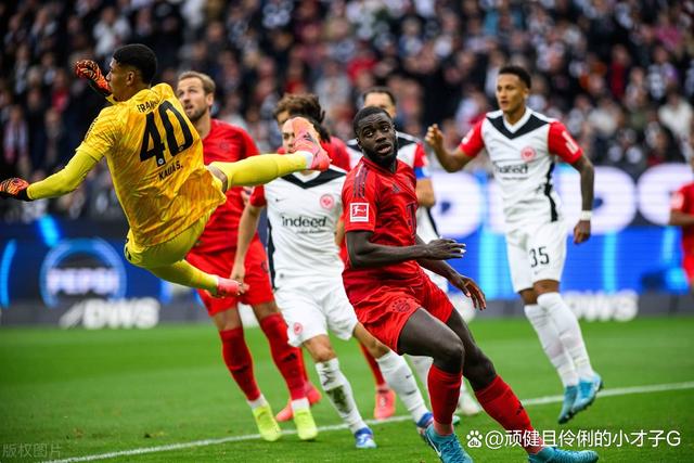 包含欧冠女：巴黎圣日耳曼女足VS拜仁女足的词条