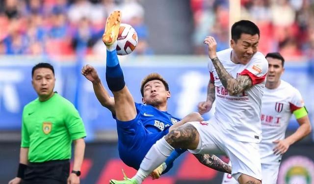 中超梅州客家2-4上海海港刘若钒献传射莱昂纳多、加布里埃尔破门的简单介绍  第1张