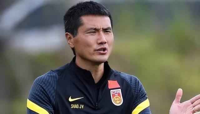 曝于根伟没参加国足主帅竞聘邵佳一接任的简单介绍  第1张