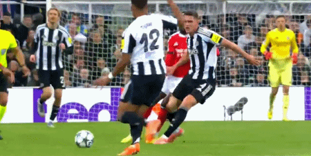 关于邮报：纽卡斯尔联还没对佳夫报价与米兰进行接触的信息  第2张