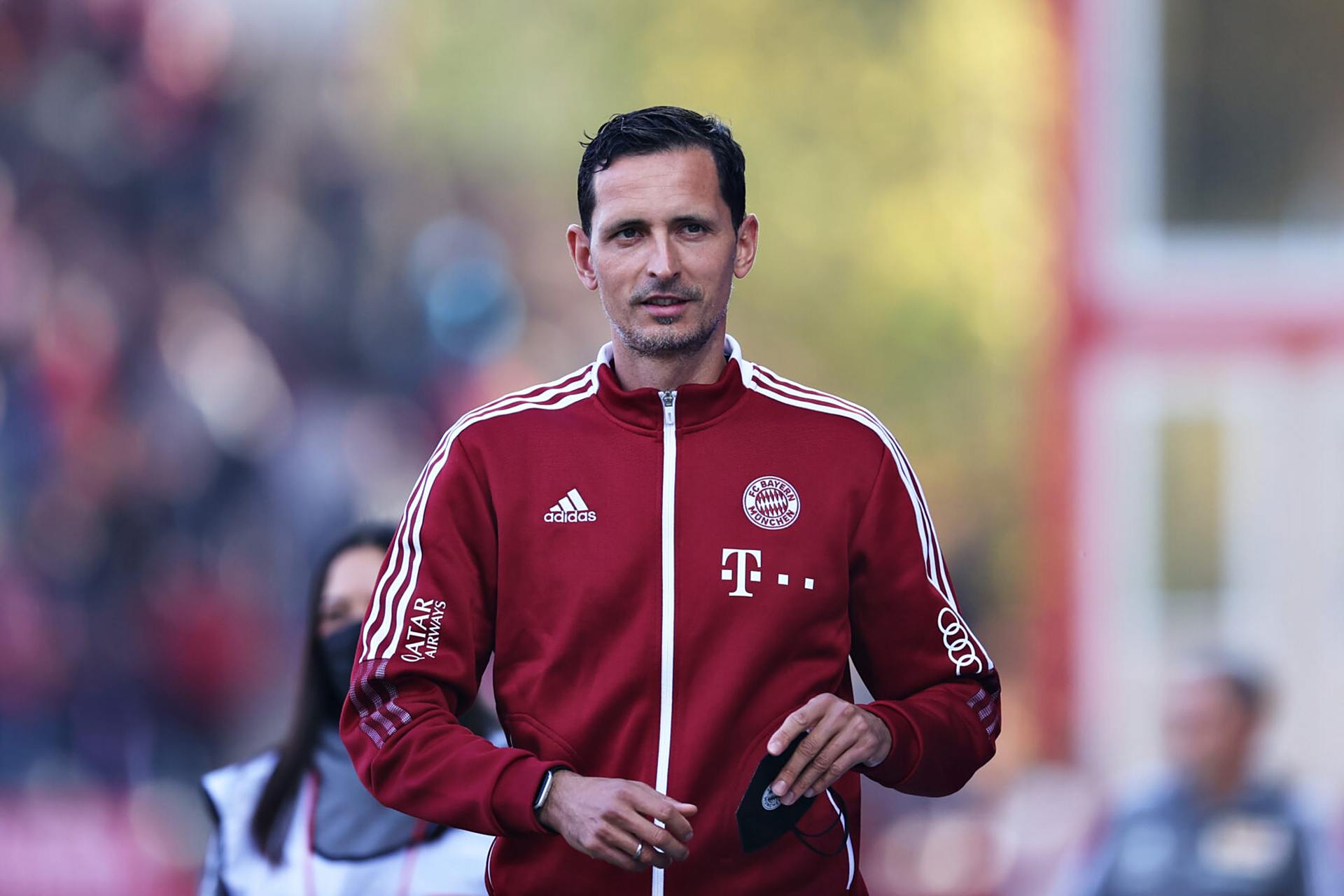 关于温哥华白帽官宣签下穆勒德国传奇人物以自由球员身份加盟的信息