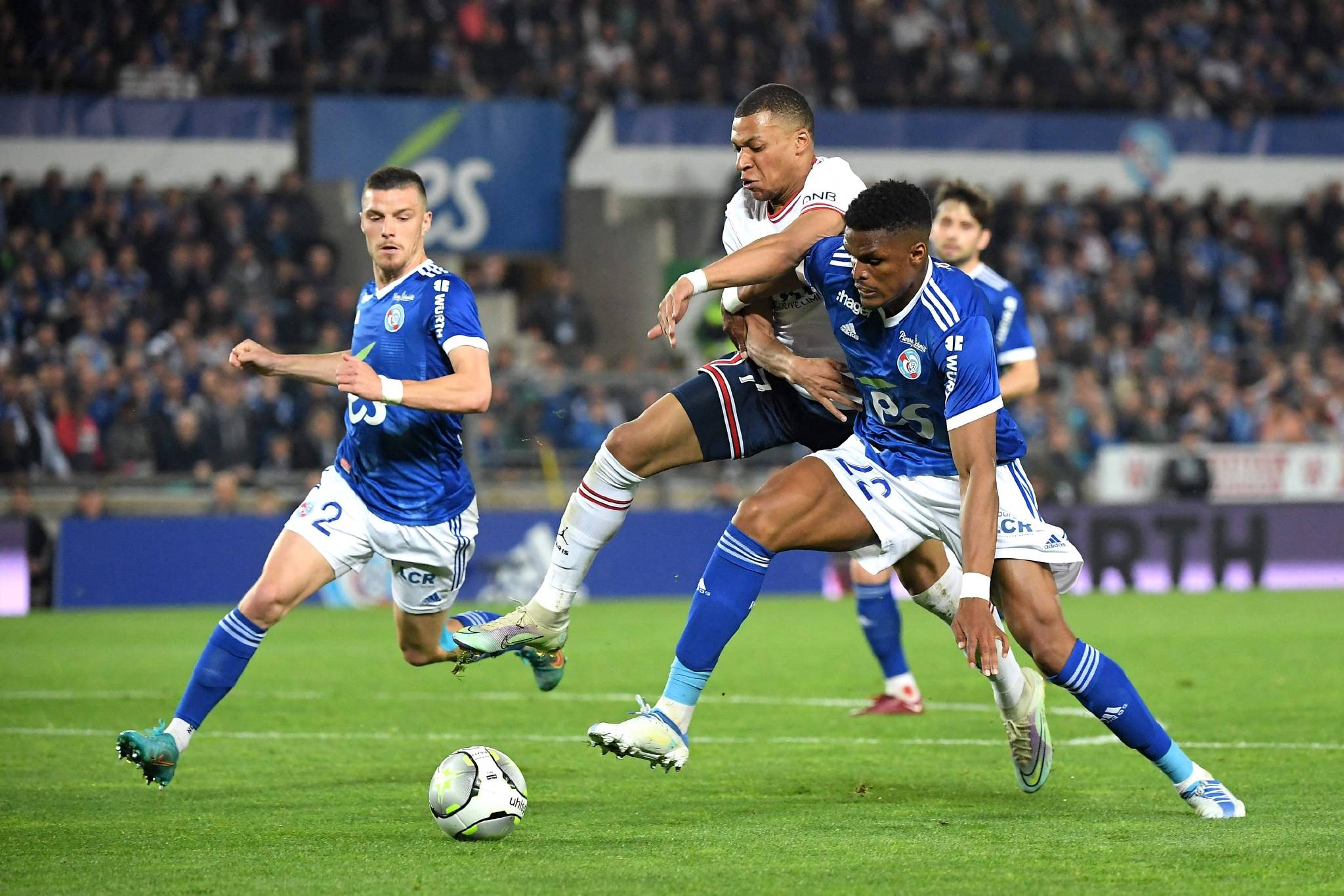 法甲里昂VS斯特拉斯堡前瞻预测斯特拉斯堡高居积分榜第三的简单介绍