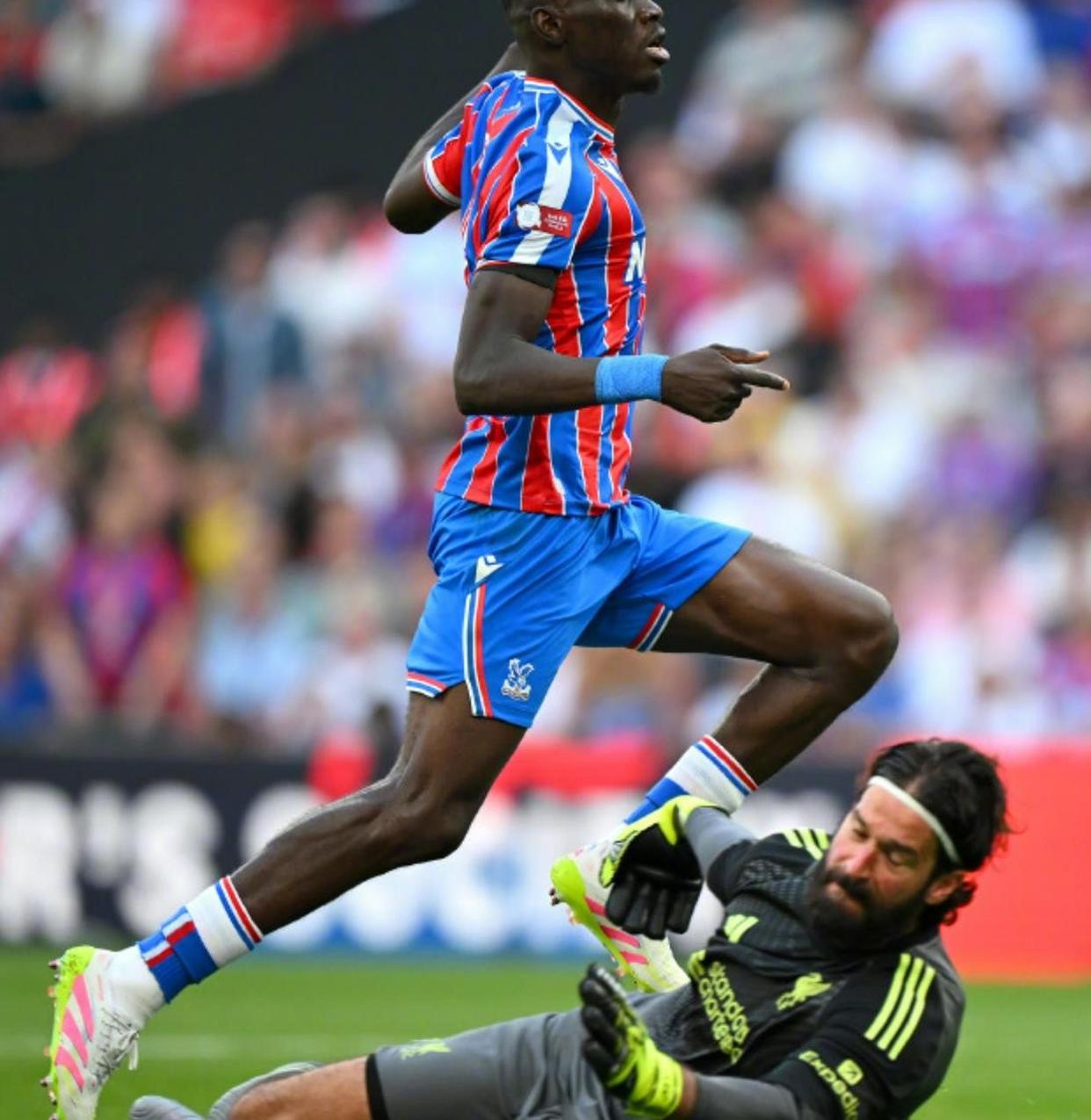 利物浦友谊赛前看台发生误报导致球迷紧急疏散后又重返座位的简单介绍