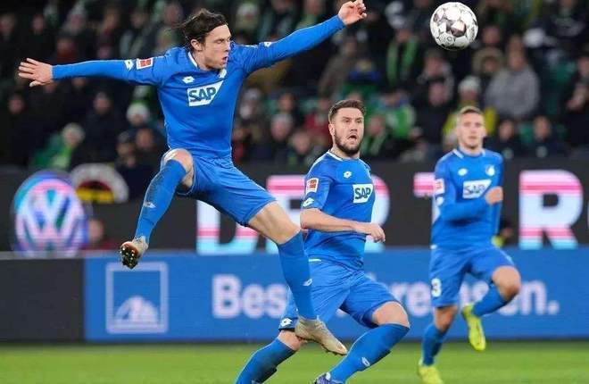 日职乙秋田蓝闪电vs熊本深红前瞻预测两队同分在保级中挣扎的简单介绍