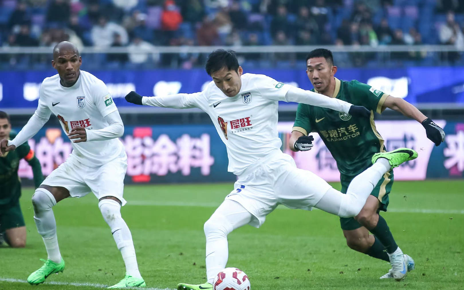 中超大连英博1-0浙江队马莱莱进球制胜的简单介绍