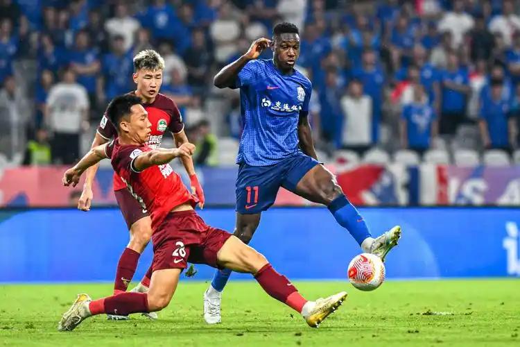 申花队员蒋圣龙：拿下比赛最重要申花领跑积分榜的简单介绍