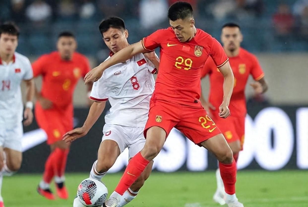 包含国足世界排名将跌至第98创近11年最差纪录的词条