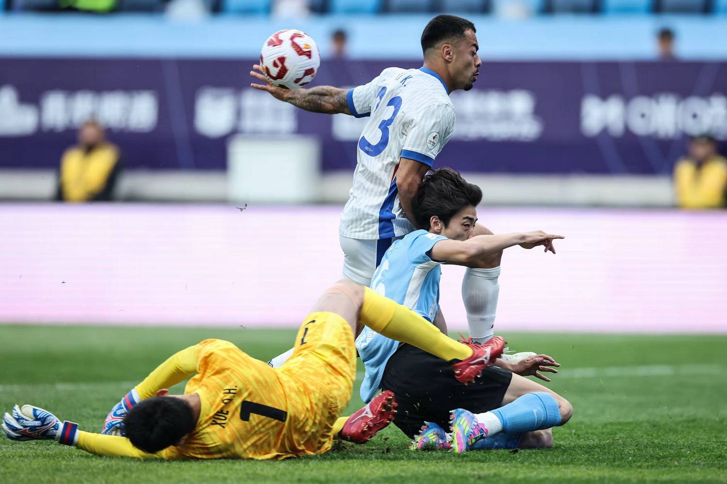 中超上海申花2-2大连英博吴曦破门+造点路易斯绝平的简单介绍 第1张 中超上海申花2-2大连英博吴曦破门+造点路易斯绝平的简单介绍 第1张