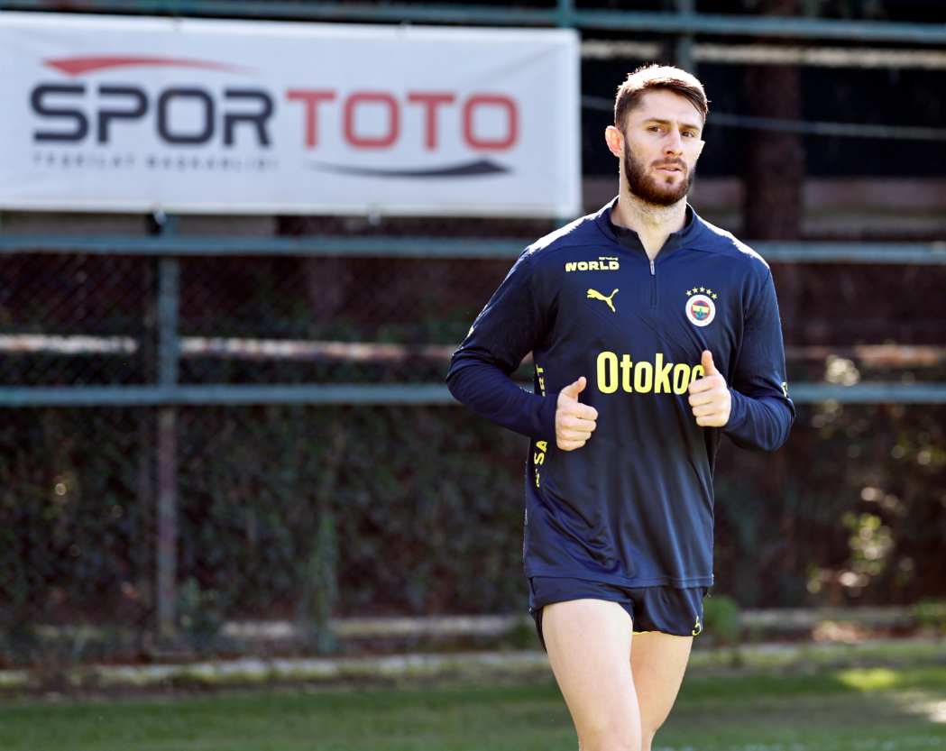 穆里尼奥连续六个赛季无缘欧冠比赛费内巴切不敌本菲卡的简单介绍