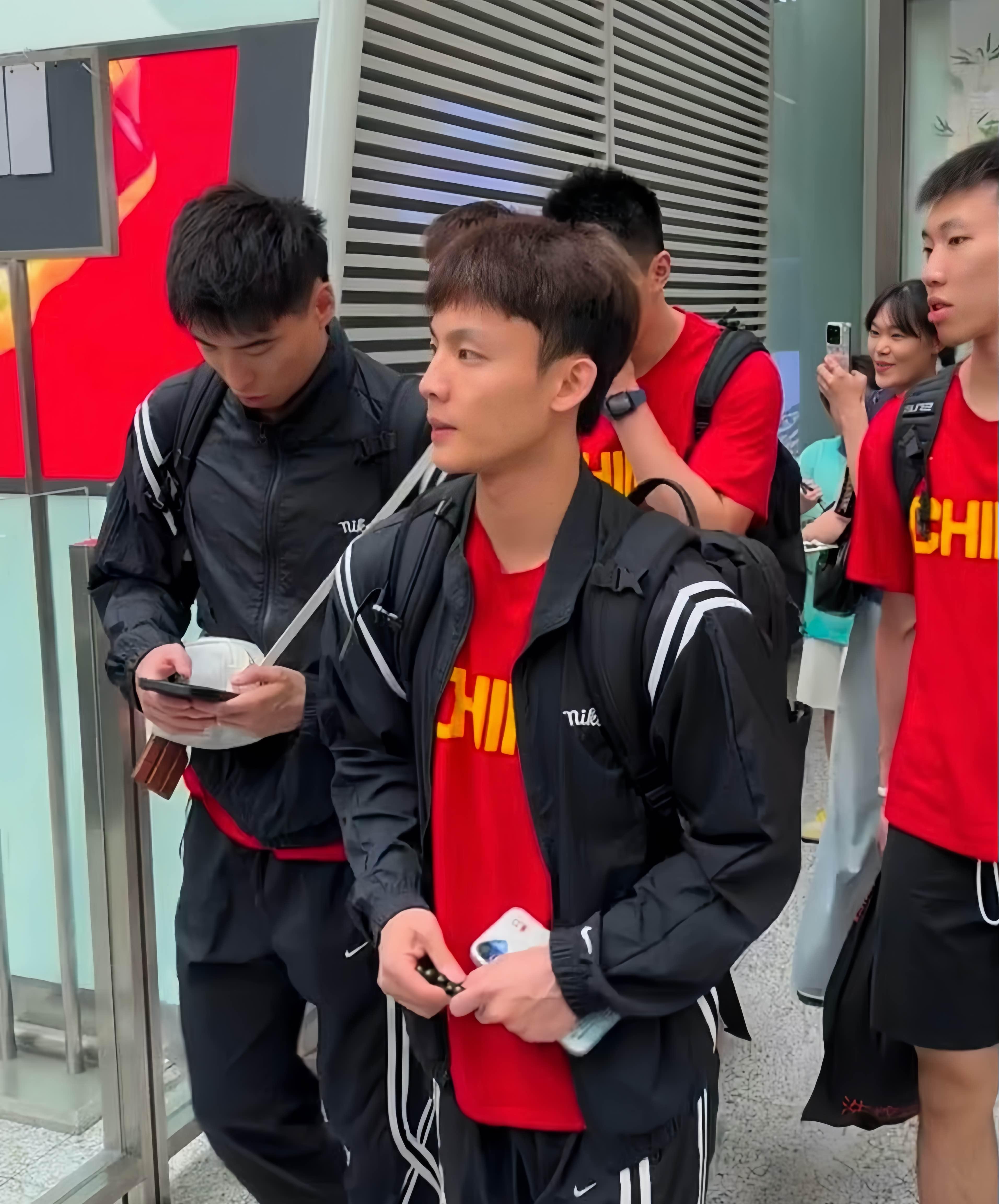 热身赛中国男篮90-70大胜波黑男篮廖三宁13+6+4胡金秋12分的简单介绍  第1张