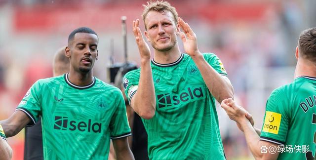 关于利物浦将战纽卡伊萨克转会闹剧还在继续的信息